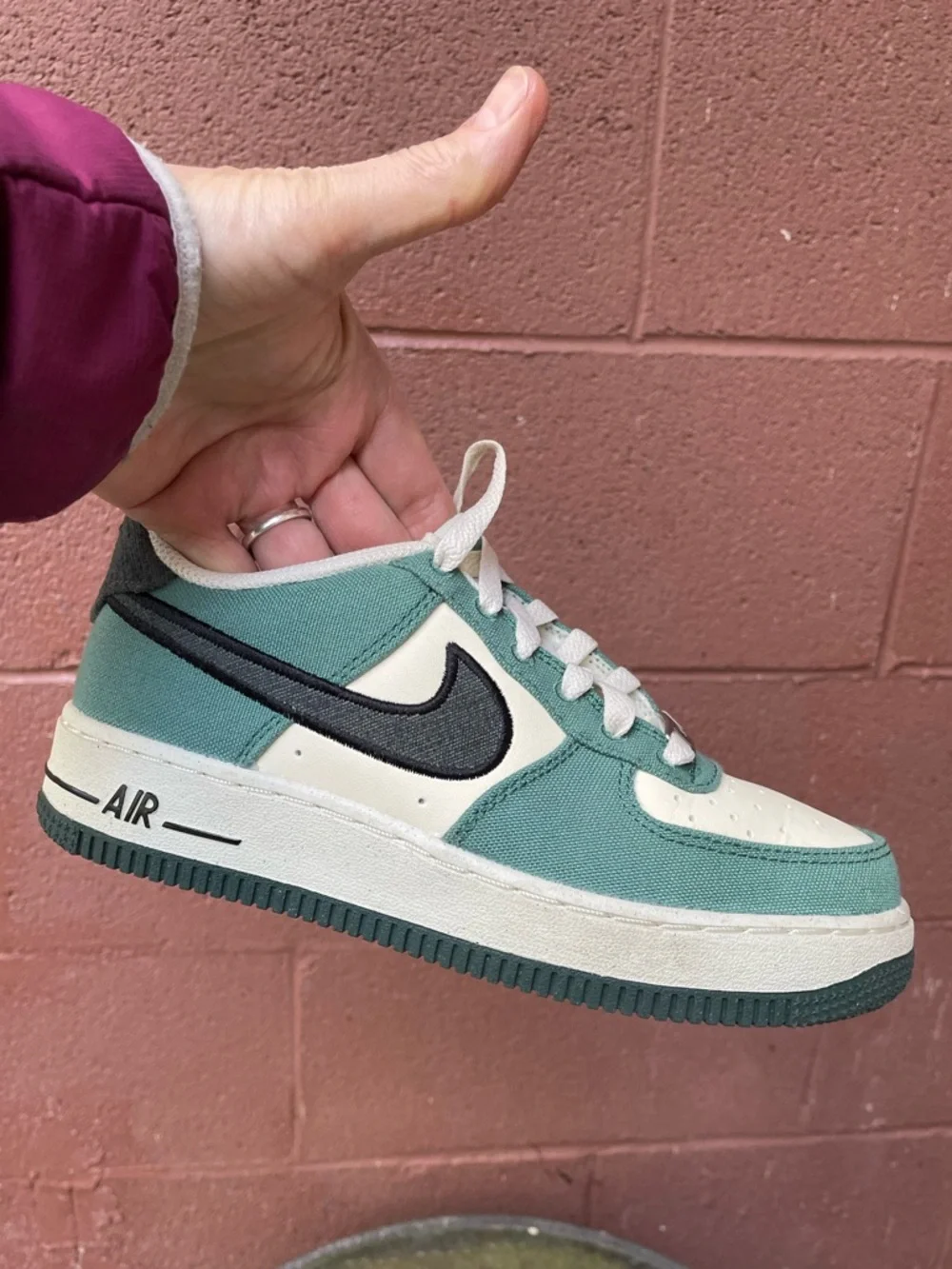 Nike Air Force 1 LV8 Shoes Size 3.5 Youth - Picture 2 of 15